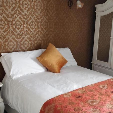 The Spread Eagle Hotel Thame Bagian luar foto