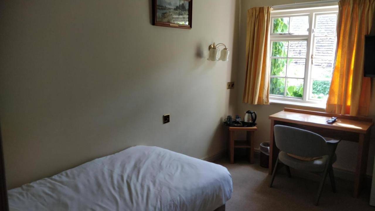 The Spread Eagle Hotel Thame Bagian luar foto
