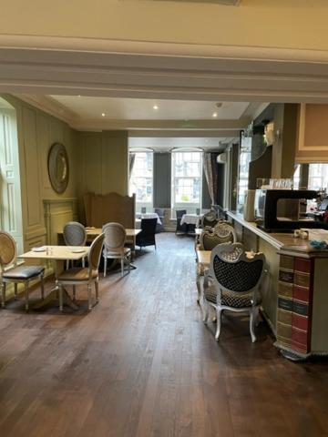 The Spread Eagle Hotel Thame Bagian luar foto