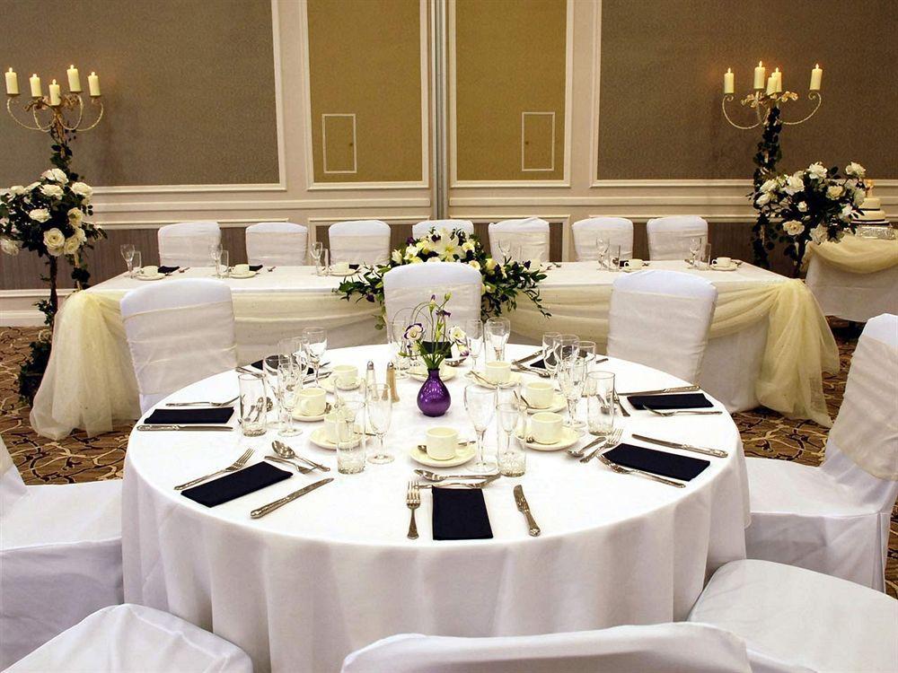 The Spread Eagle Hotel Thame Bagian luar foto