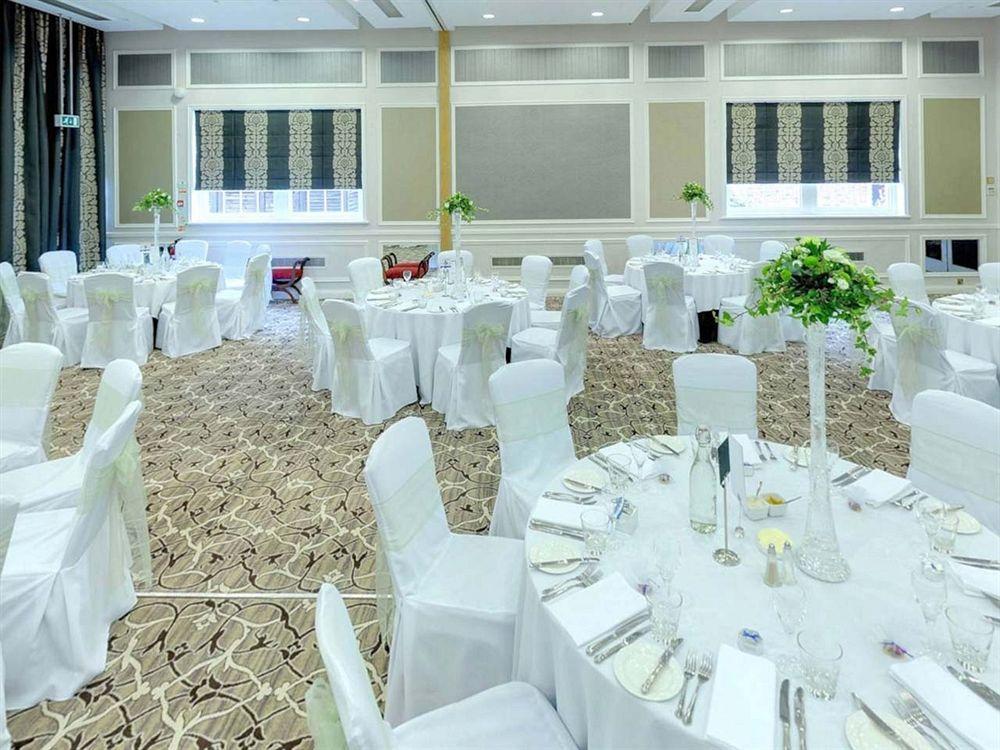 The Spread Eagle Hotel Thame Bagian luar foto