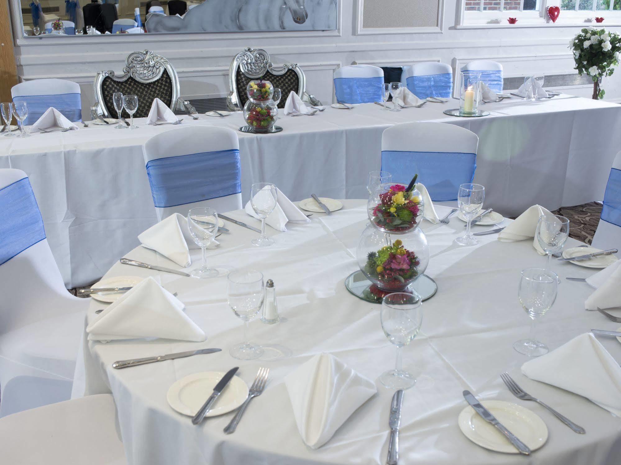 The Spread Eagle Hotel Thame Bagian luar foto