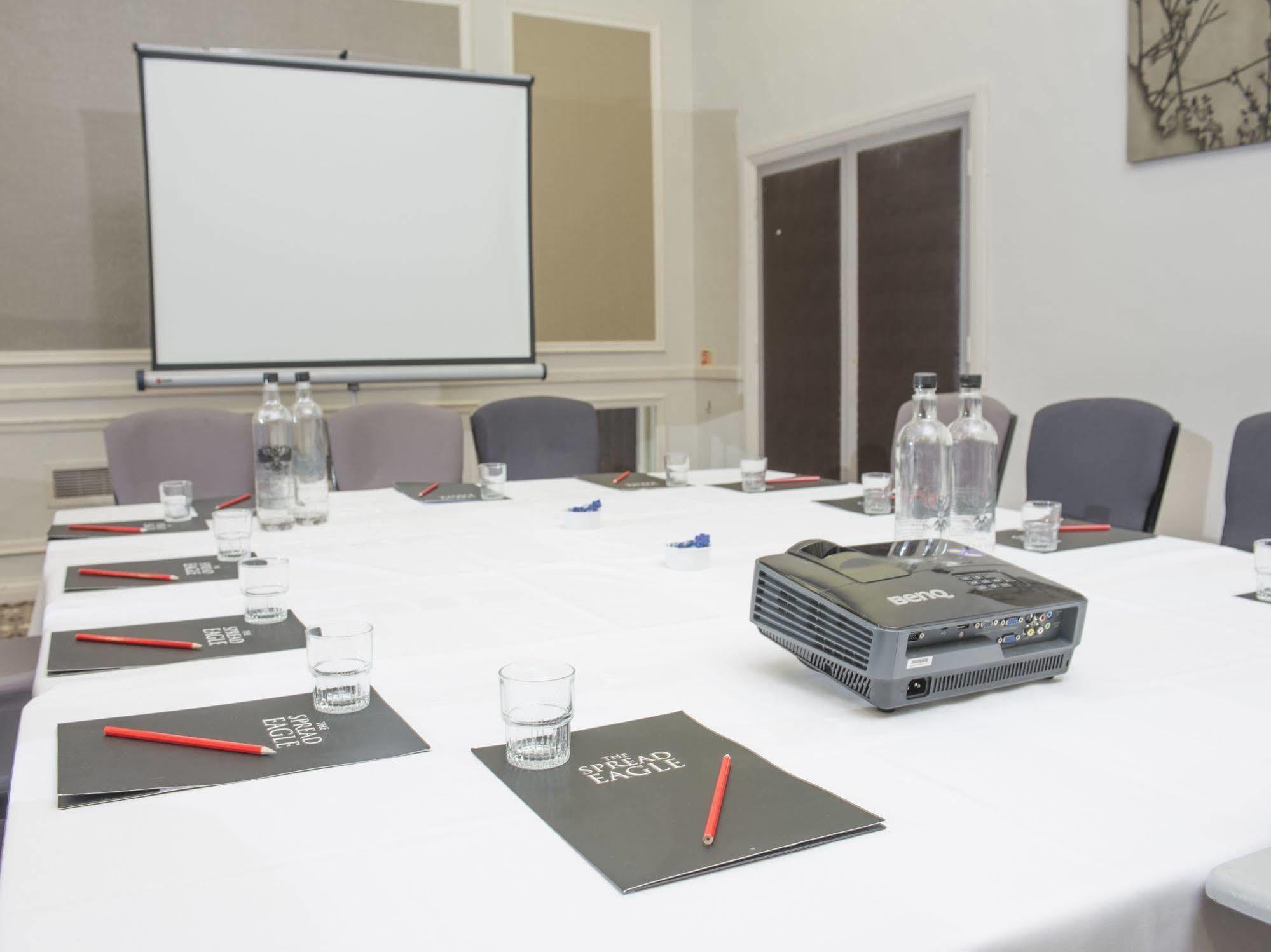 The Spread Eagle Hotel Thame Bagian luar foto
