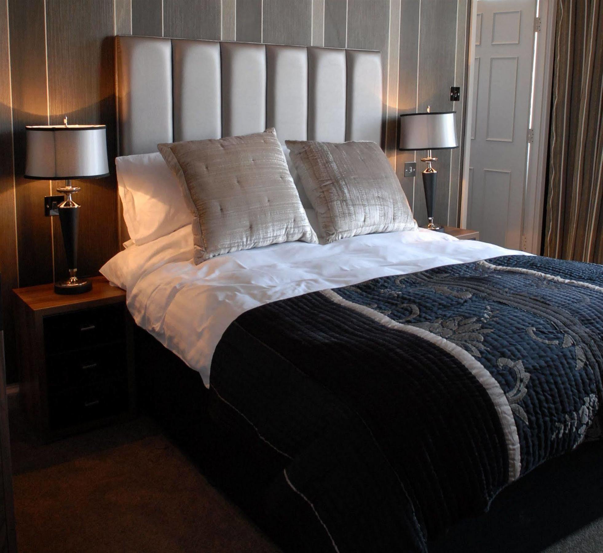 The Spread Eagle Hotel Thame Bagian luar foto