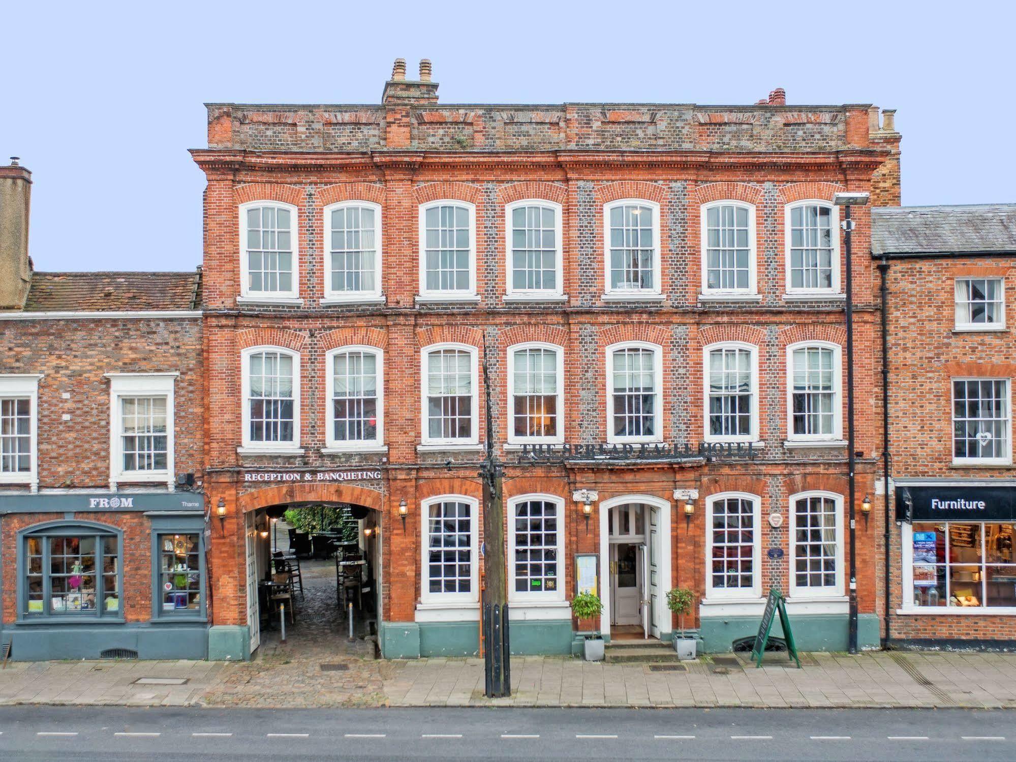 The Spread Eagle Hotel Thame Bagian luar foto