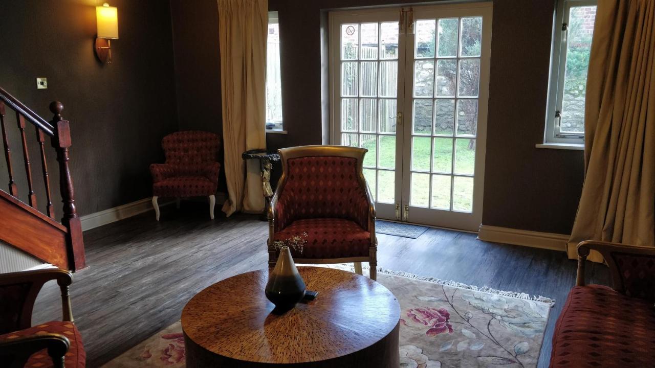 The Spread Eagle Hotel Thame Bagian luar foto