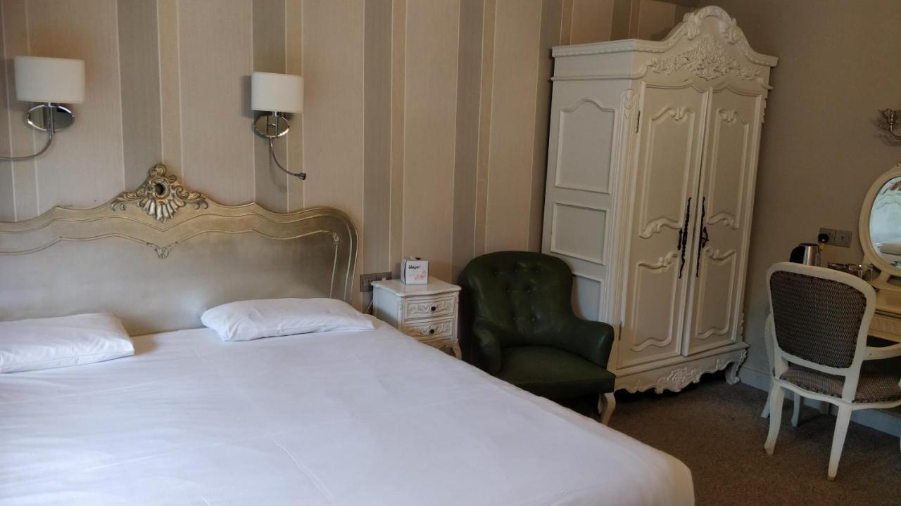 The Spread Eagle Hotel Thame Bagian luar foto