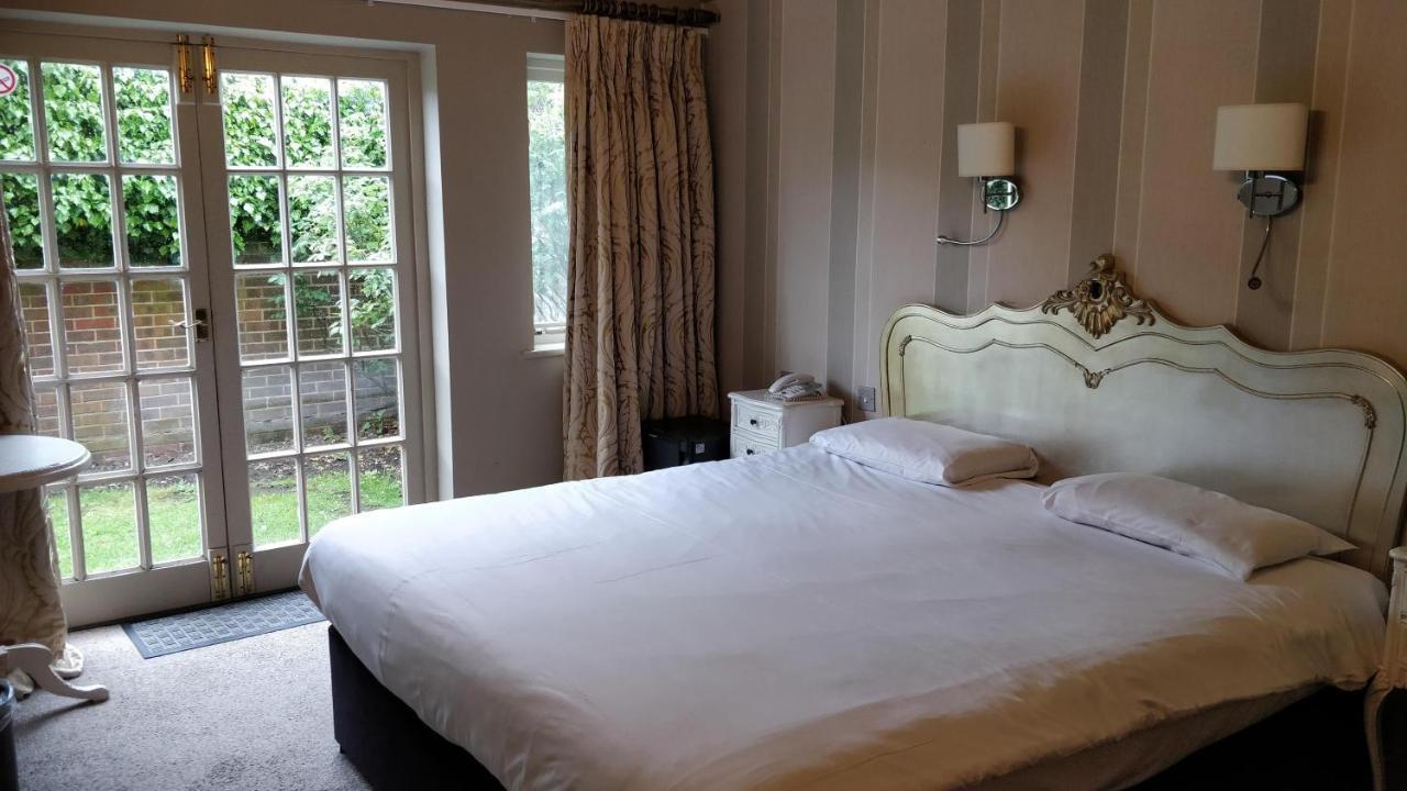 The Spread Eagle Hotel Thame Bagian luar foto