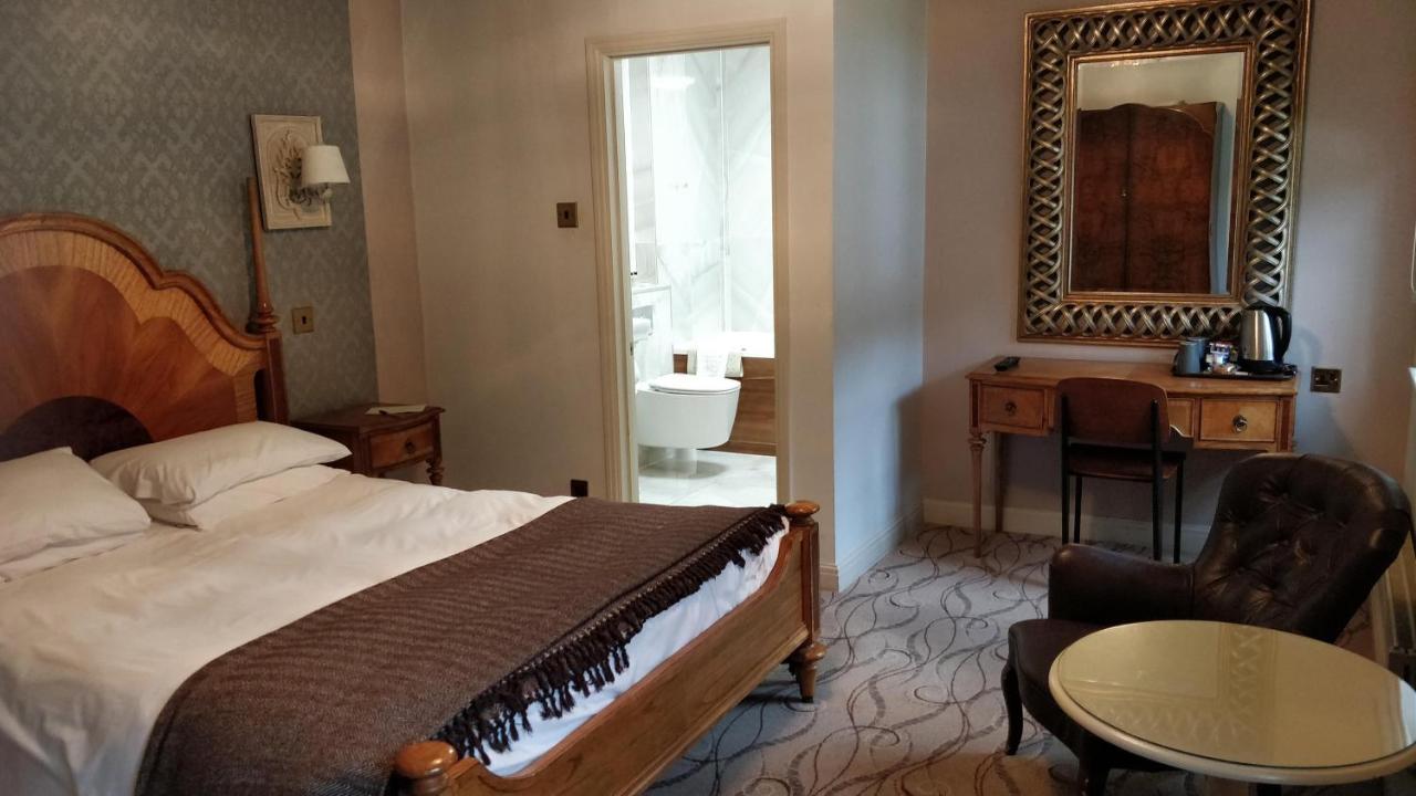 The Spread Eagle Hotel Thame Bagian luar foto